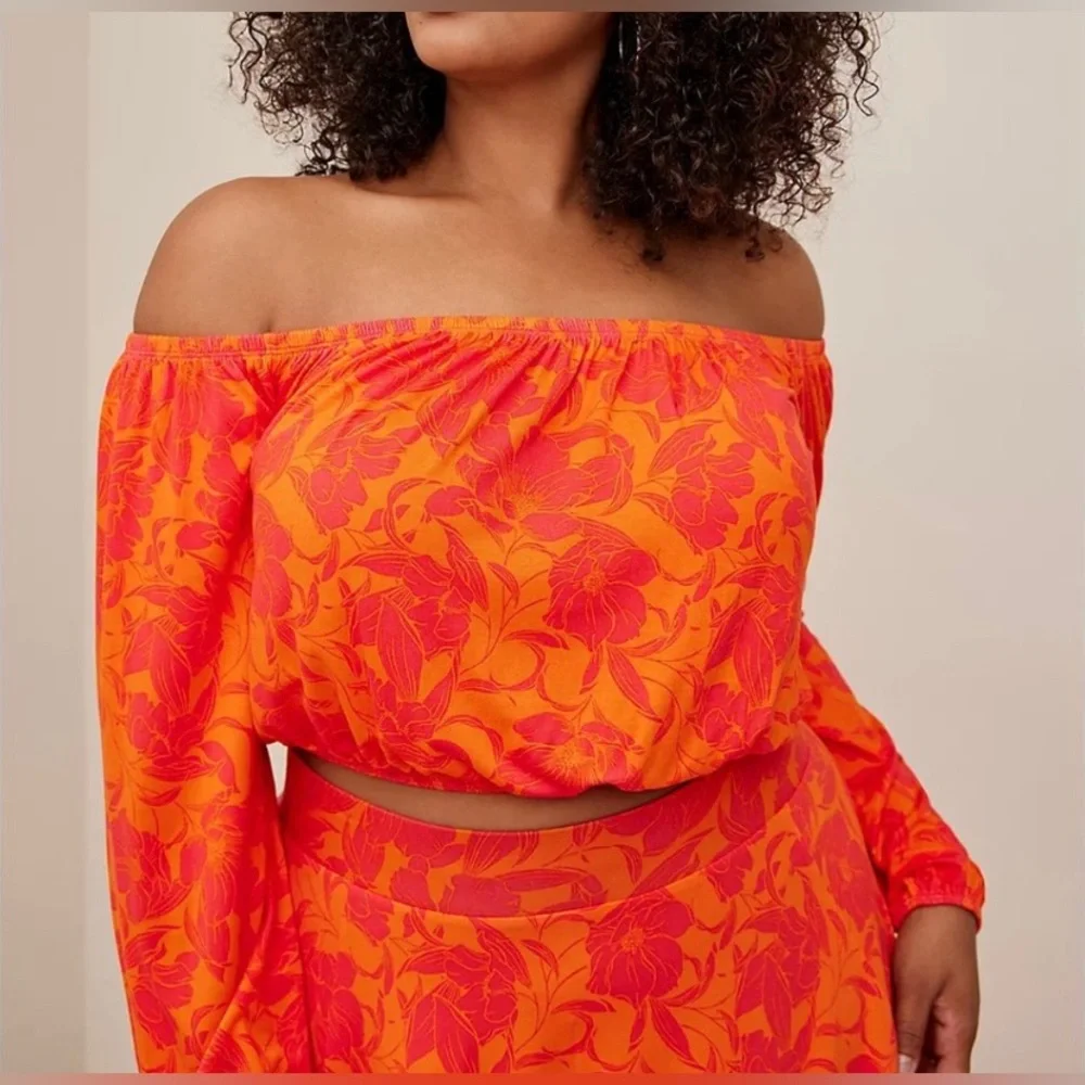 NWT Torrid Off the Shoulder Crop Top. Size 3 - Picture 3 of 6